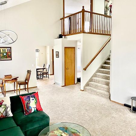 Artsy Home Close To Usafa With Fireplace And Patio コロラドスプリングス エクステリア 写真