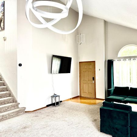 Artsy Home Close To Usafa With Fireplace And Patio コロラドスプリングス エクステリア 写真