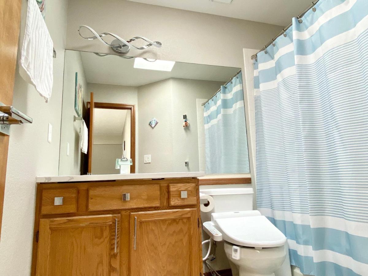 Artsy Home Close To Usafa With Fireplace And Patio コロラドスプリングス エクステリア 写真