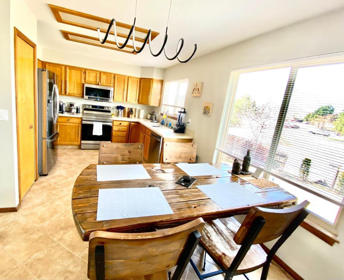 Artsy Home Close To Usafa With Fireplace And Patio コロラドスプリングス エクステリア 写真