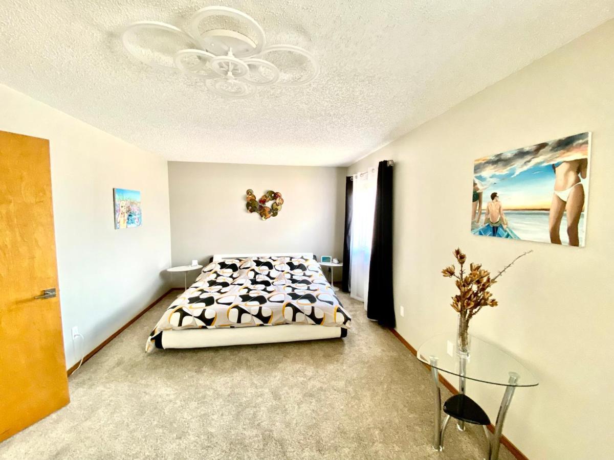 Artsy Home Close To Usafa With Fireplace And Patio コロラドスプリングス エクステリア 写真