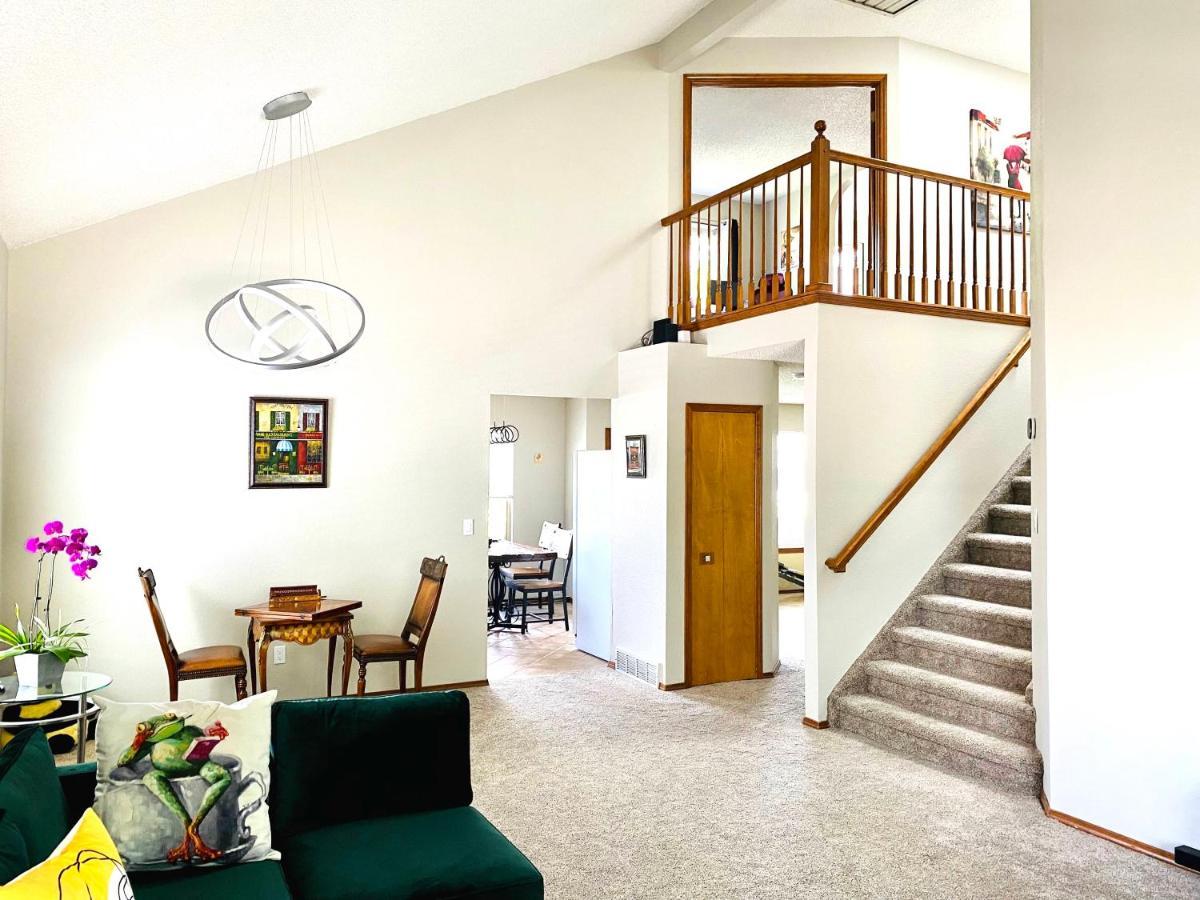 Artsy Home Close To Usafa With Fireplace And Patio コロラドスプリングス エクステリア 写真