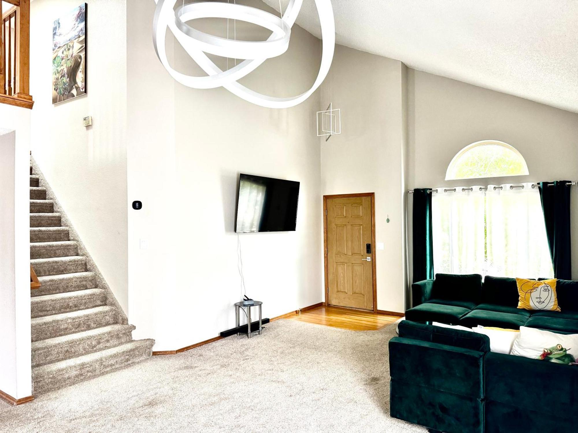 Artsy Home Close To Usafa With Fireplace And Patio コロラドスプリングス エクステリア 写真